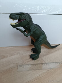 T-rex Tyranosaurus zelený chodící - 2