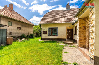 Prodej rodinného domu, 1061 m², Úžice, ul. Školní - 2