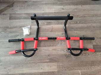 Prodám samovzpěrnou závěsnou hrazdu Lifefit Top Pull up bar - 2