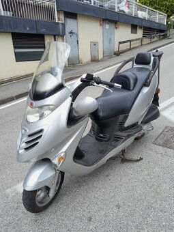Kymco Grand Dink 125,  málo jetý - 2