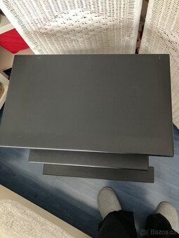 Stolek na televizi - 2