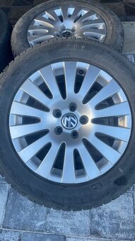 VW alu 5x112 R17 se zimními pneu 5mm - 2