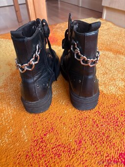 Černé jarní podzimní boty 36 polobotky - 2
