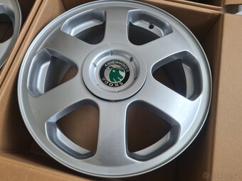 NOVÉ Alu ELEGANT 6,5J x 15" ET 43 Octavia 1 ORIG - 2