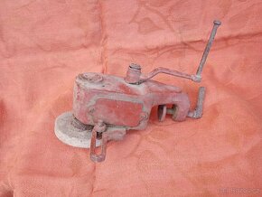 Prodám brusku na ruční pohon - 2