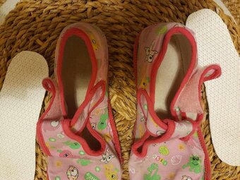 Barefoot dívčí papučky BEDA vel.30 - rybky - 2