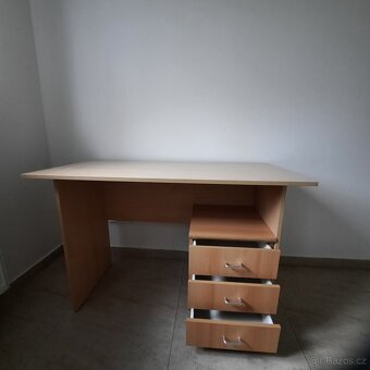 PRODÁM PSACÍ STŮL A KONTEJNER - 2