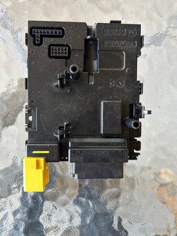 Podvolantová řídící jednotka - 2