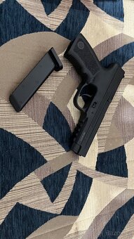 Vzduchová pistole crosman - 2