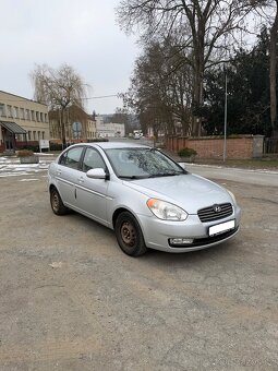 Hyundai Accent - 2