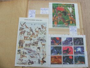 Poštovní známky ze zámoří - téma fauna a flora, květiny. - 2