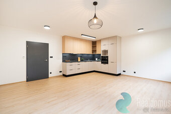 Pronájem nadstandardního bytu 3+kk, 88,2 m², B. Smetany, Čes - 2