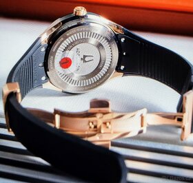 Bulova Accutron DNA - 2