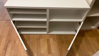 Bílá skříňka 40 x 120 cm - 2