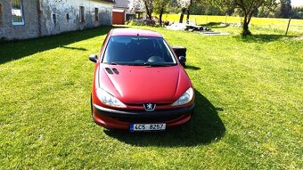 peugeot 206 ve velmi krasnem stavu - 2
