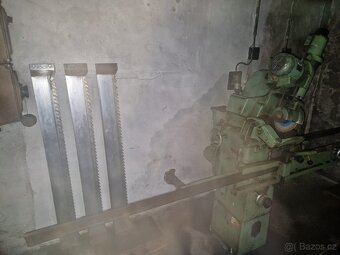 Automat na broušení pil - 2