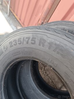 Gumy 235/75 R 17.5 - 2