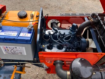 Japonský traktor Kubota B7001, profesionální repas - 2