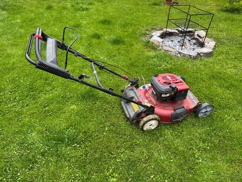 Benzínová sekačka Briggs & Stratton Toro 675 - 2