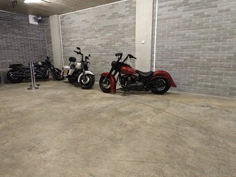 Harley-Davidson FLS Softail Slim -Stavba - 2