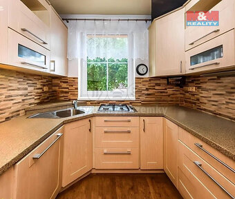 Prodej rodinného domu, 195 m², Těně - 2