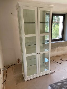 Knihovna pouze osobní odběr - 2