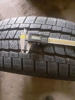 Zimni pneu falken 215/65/16C - 2
