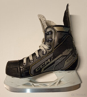Brusle CCM Tacks AS550 - EU32 - 2