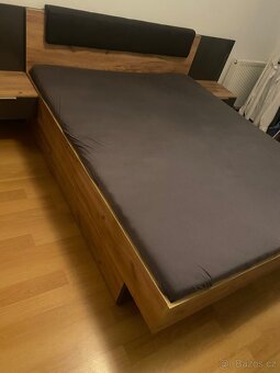 Manželská postel DOTA 160x200 cm + rošt, matrace a noční sto - 2