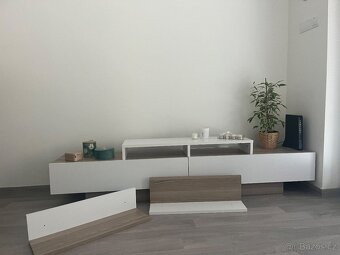 Komoda pod TV s poličkami - 2