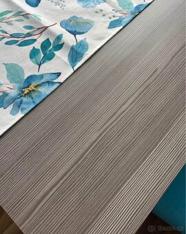 Jídelní stůl + židle - 2