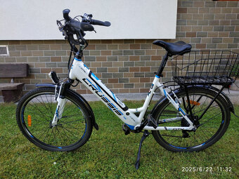 Pěkné městské elektrokolo Crussis e-City 1.13 - 2