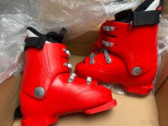 Dětské lyžáky ATOMIC REDSTER JR50 vel.21/21.5 - 2