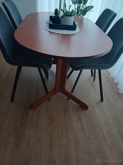 Jídelní stůl - 2
