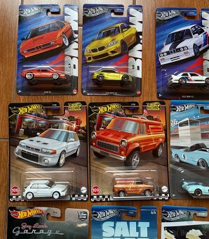 Hot Wheels mix 21ks - 2