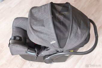 Autosedačka JOIE + základna isofix - 2