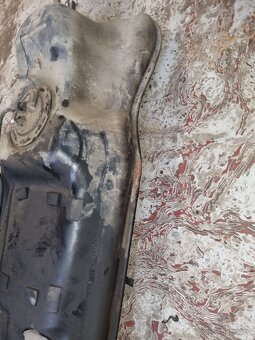 Prodám nádrž z jeep grand Cherokee - 2