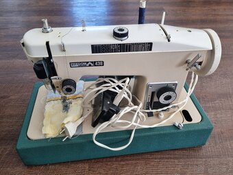 Šicí stroj Lucznik 438 - 2
