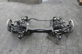 Audi A4 B9 zadní náprava nápravnice - 2