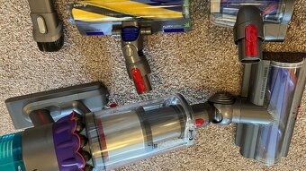 prodám vysavač Dyson gen5detect - 2