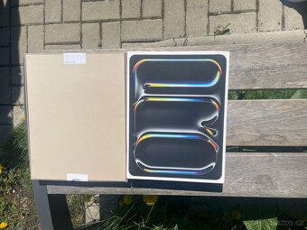 Apple iPad Pro 13" (2024) 256 GB Wi-Fi vesmírně černý - 2