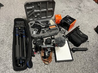 Prodám Sony a6500 se spoustou příslušenství - 2
