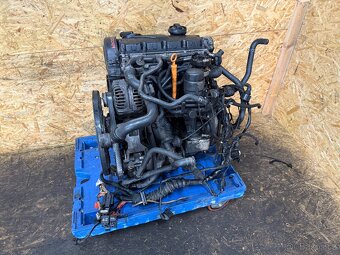 KOMPLETNÍ MOTOR BEZ TURBA 1.9 TDI 96KW AVF - 2