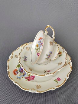Porcelánova čajová sada s nádherným květinovým zdobeným - 2
