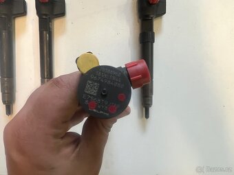 Vstřiky / vstřikovače - 9674984080 /Ford ,Peugeot , Citroen - 2
