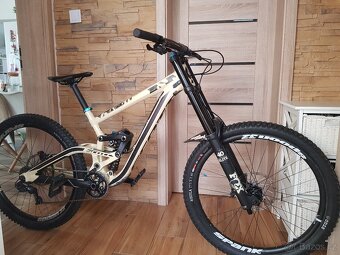 Sjezdové kolo Scott gambler 720 - 2