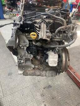Motor vw passat b7 2,0 103 kw CFF - 2