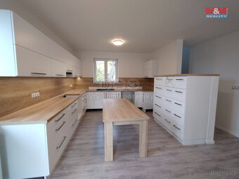Prodej rodinného domu, 345 m², Klecany - 2