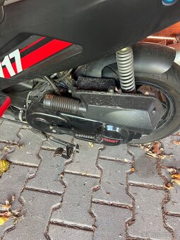 Skútr Romet 717 49ccm - 2