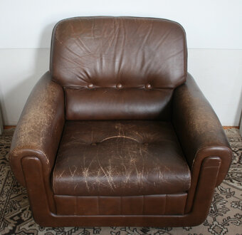 Vzácná dvojice původních kožených křesel UP závody Brno 1969 - 2